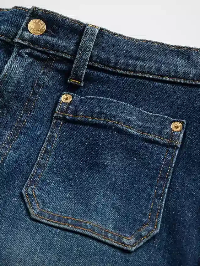 Jeans a vita alta con gamba larga