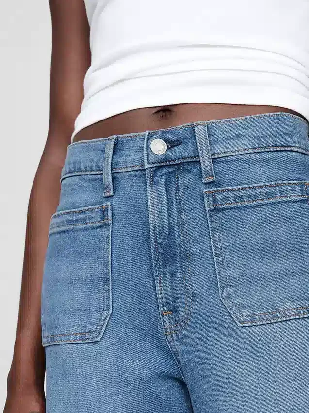 Jeans a vita alta con gamba larga