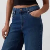 Jeans a vita alta con gamba larga