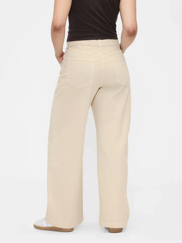 Jeans a vita alta con gamba larga