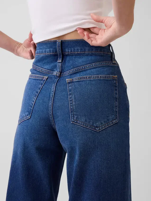 Jeans a vita alta con gamba larga