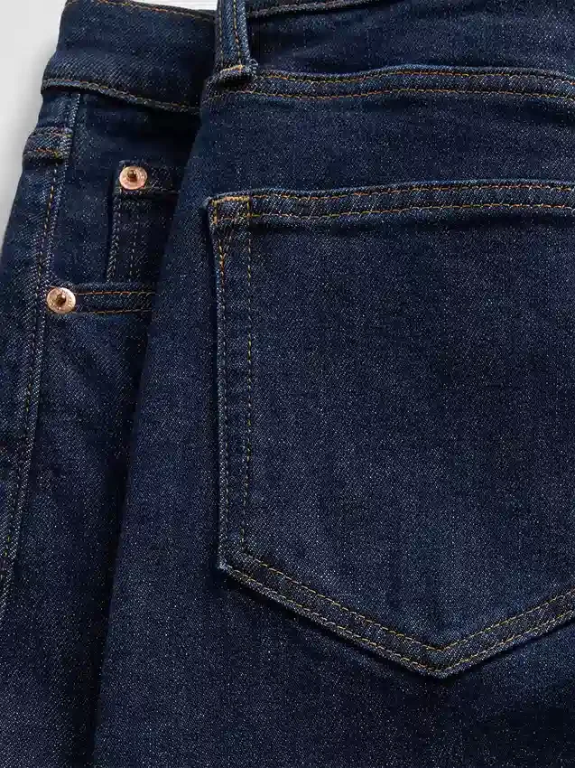 Jeans a vita alta con gamba larga