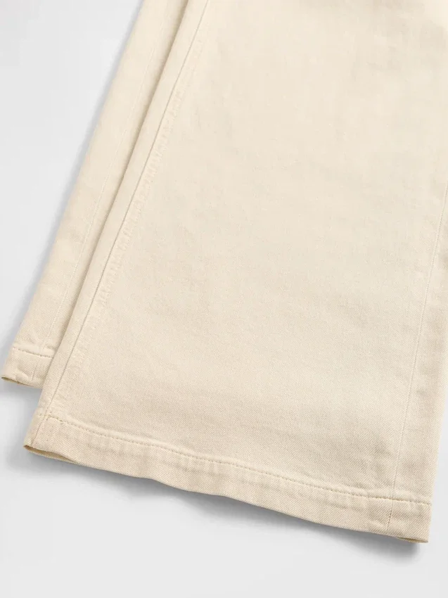 Jeans a vita alta con gamba larga