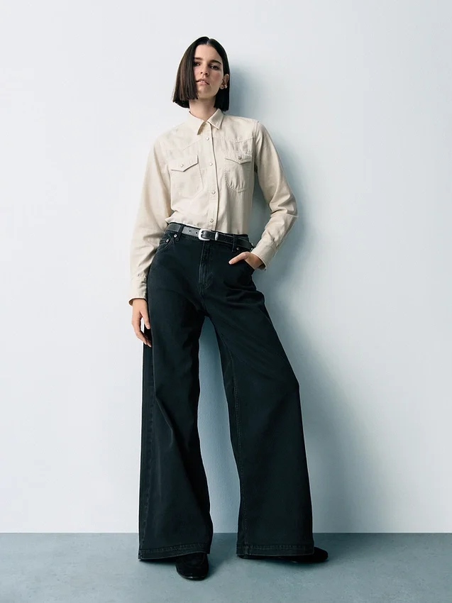 Jeans a vita alta con gamba larga