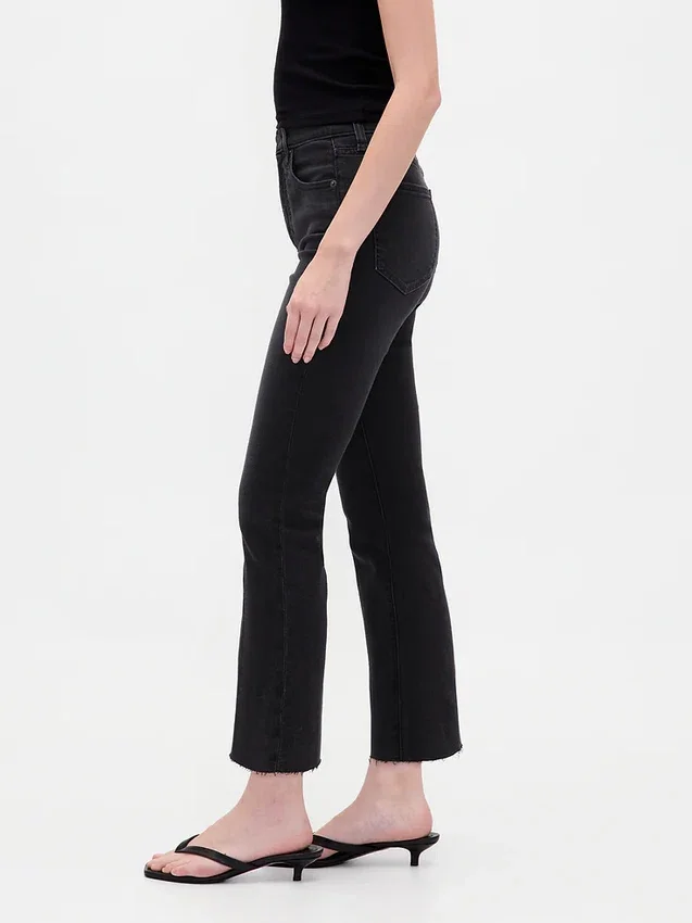 Jeans a vita alta con gamba svasata