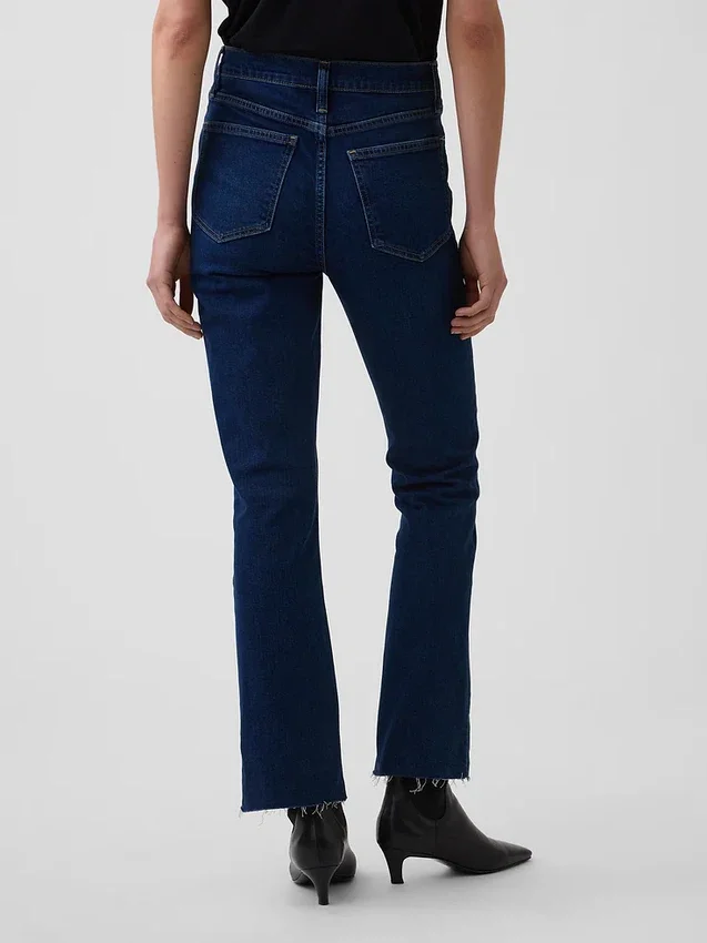 Jeans a vita alta con gamba svasata