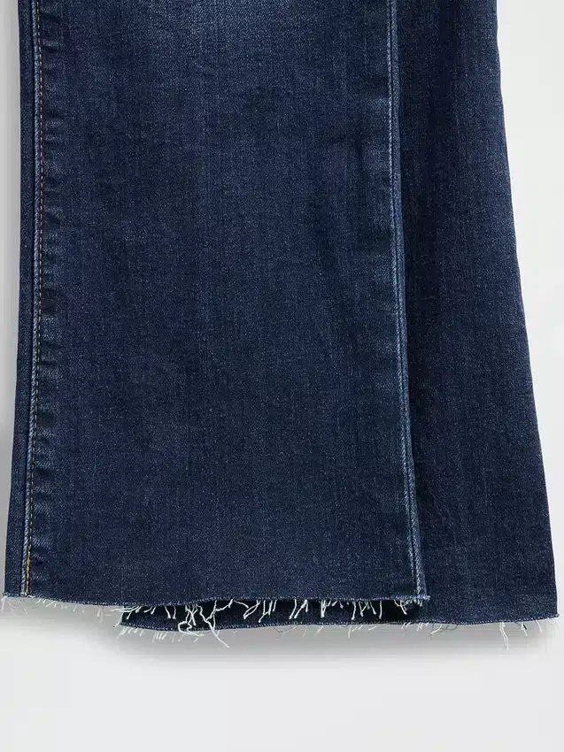 Jeans a vita alta con gamba svasata