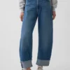Jeans a vita alta con risvolto