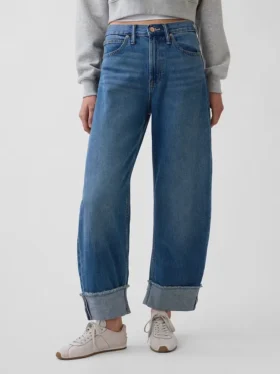 Jeans a vita alta con risvolto