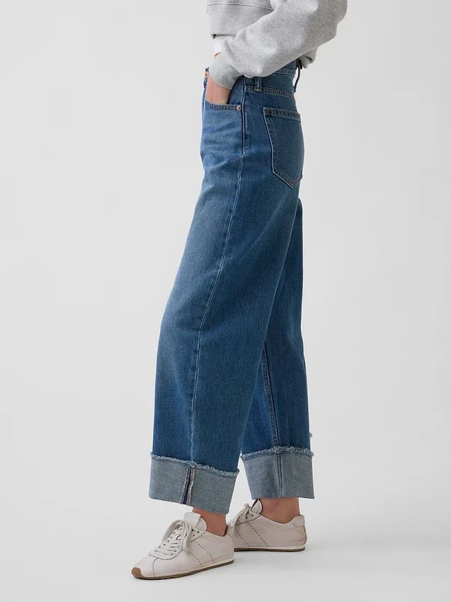 Jeans a vita alta con risvolto