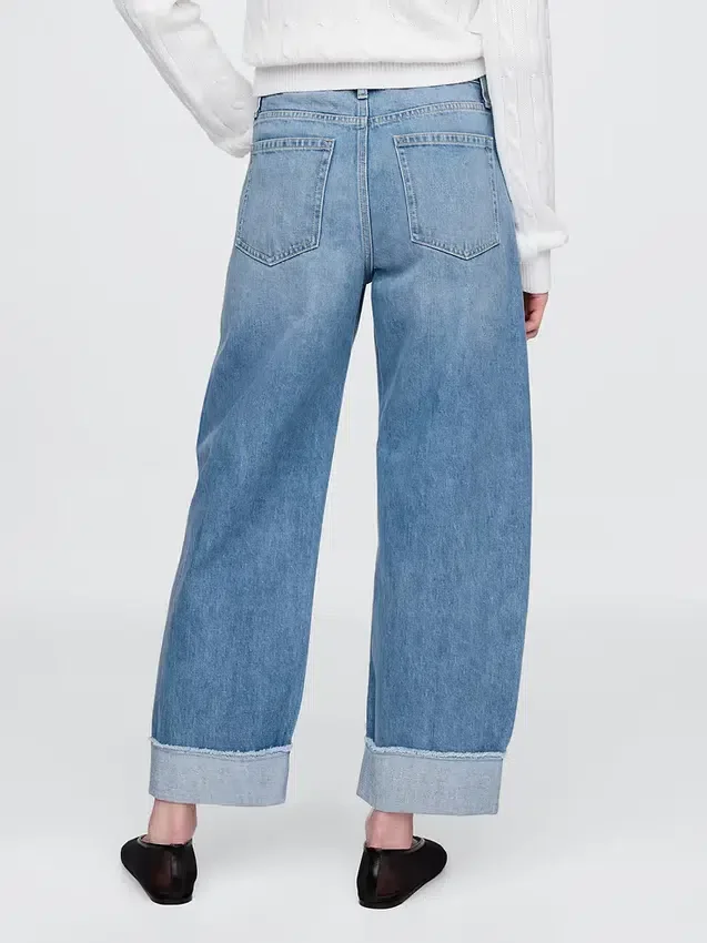 Jeans a vita alta con risvolto