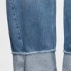 Jeans a vita alta con risvolto