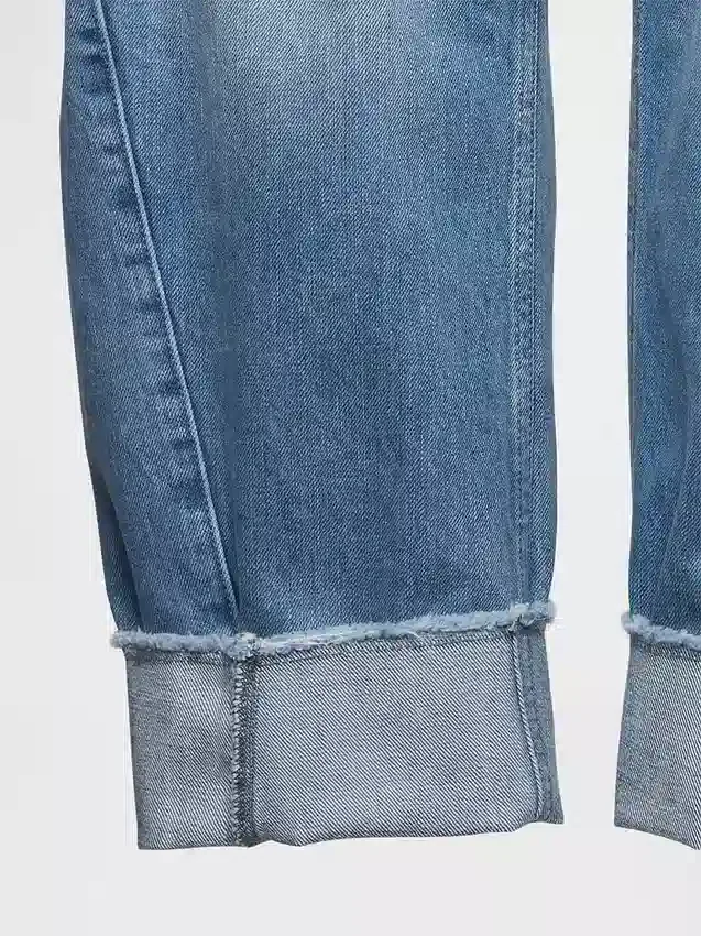 Jeans a vita alta con risvolto