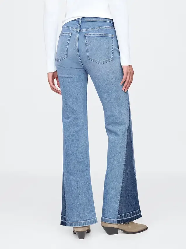 Jeans a vita alta con toppe in stile anni ’70 a zampa