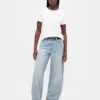Jeans a vita alta dal taglio a botte