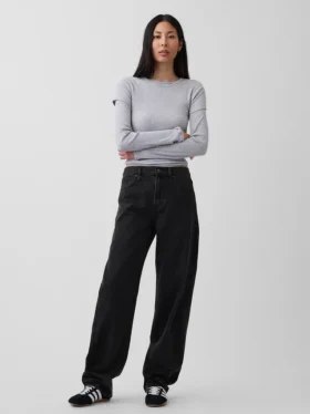 Jeans a vita alta dal taglio a botte