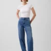 Jeans a vita alta dal taglio a botte