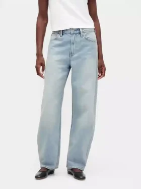 Jeans a vita alta dal taglio a botte