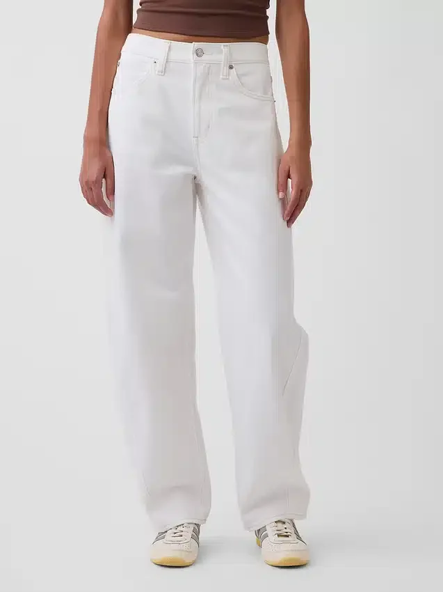 Jeans a vita alta dal taglio a botte