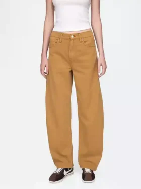 Jeans a vita alta dal taglio a botte
