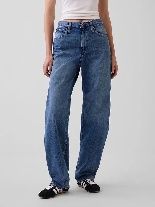 Jeans a vita alta dal taglio a botte