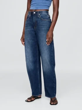 Jeans a vita alta dal taglio a botte
