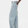 Jeans a vita alta dal taglio a botte
