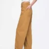 Jeans a vita alta dal taglio a botte