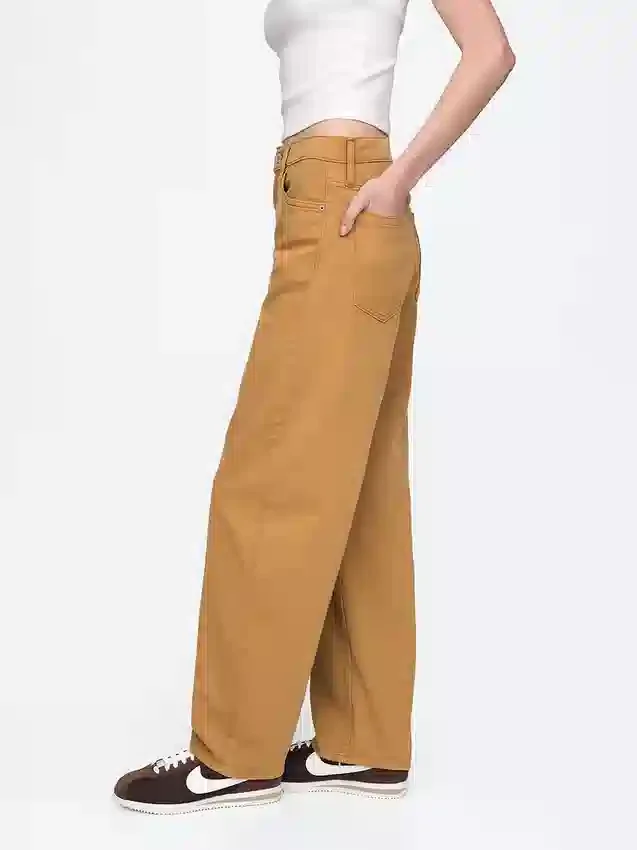 Jeans a vita alta dal taglio a botte