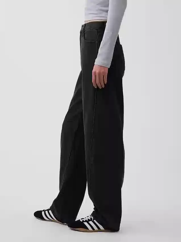 Jeans a vita alta dal taglio a botte