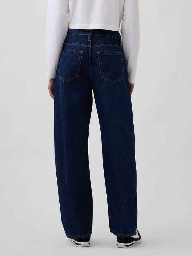 Jeans a vita alta dal taglio a botte