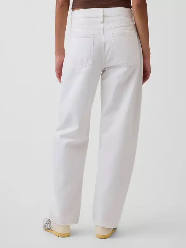 Jeans a vita alta dal taglio a botte