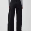 Jeans a vita alta dal taglio a botte
