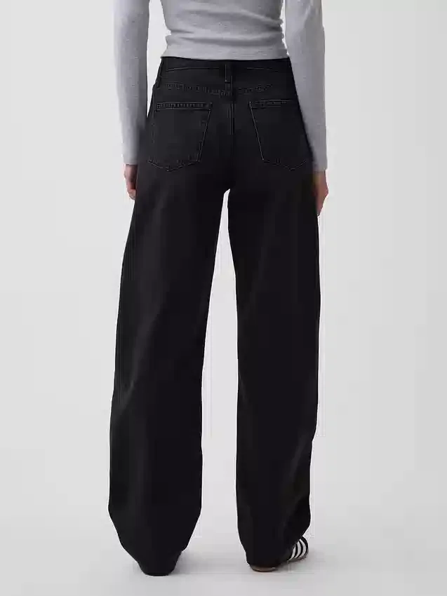 Jeans a vita alta dal taglio a botte
