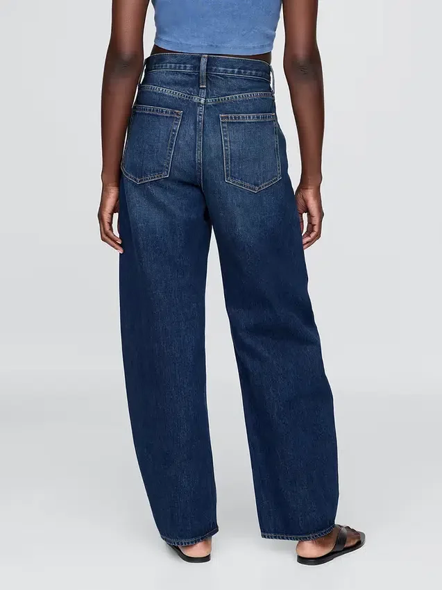 Jeans a vita alta dal taglio a botte