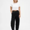 Jeans a vita alta dal taglio a botte