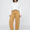 Jeans a vita alta dal taglio a botte