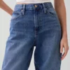 Jeans a vita alta dal taglio a botte