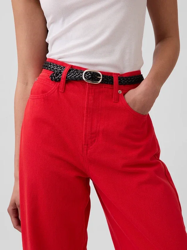 Jeans a vita alta dal taglio a botte