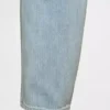 Jeans a vita alta dal taglio a botte