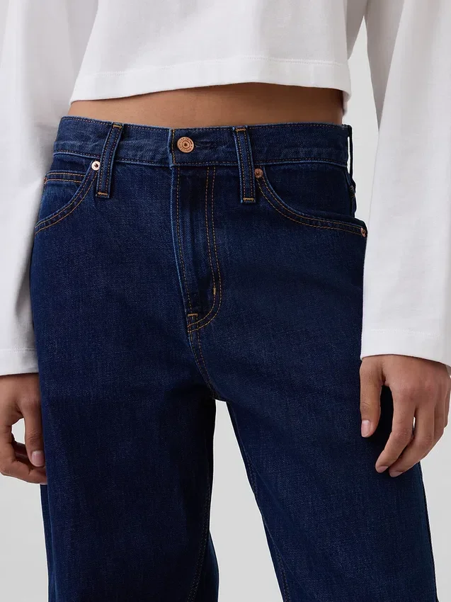 Jeans a vita alta dal taglio a botte