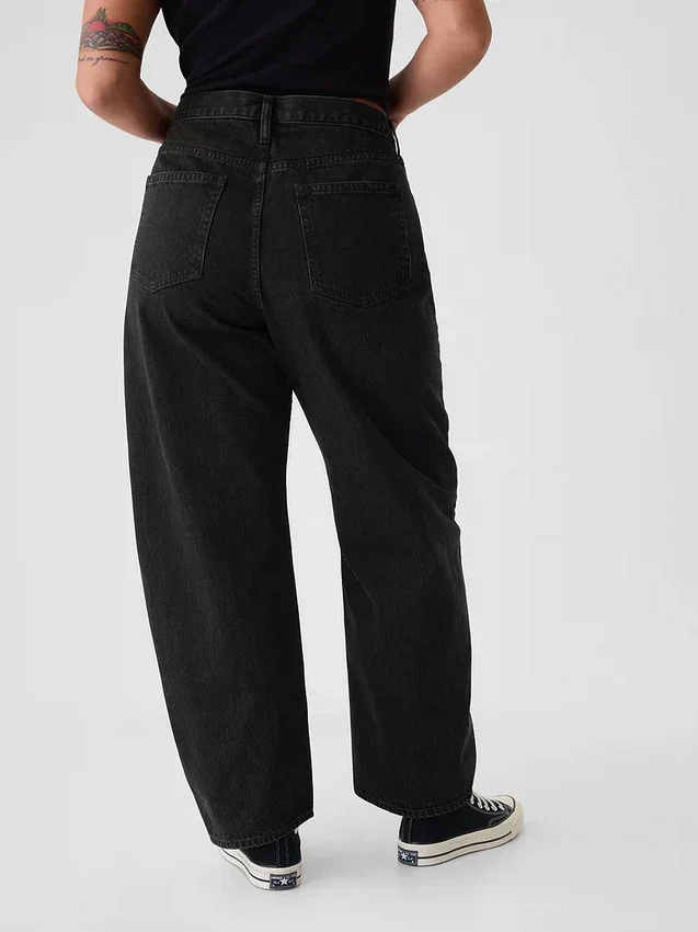 Jeans a vita alta dal taglio a botte