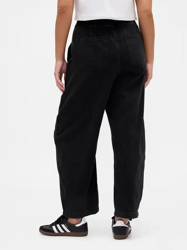 Jeans a vita alta dal taglio a botte