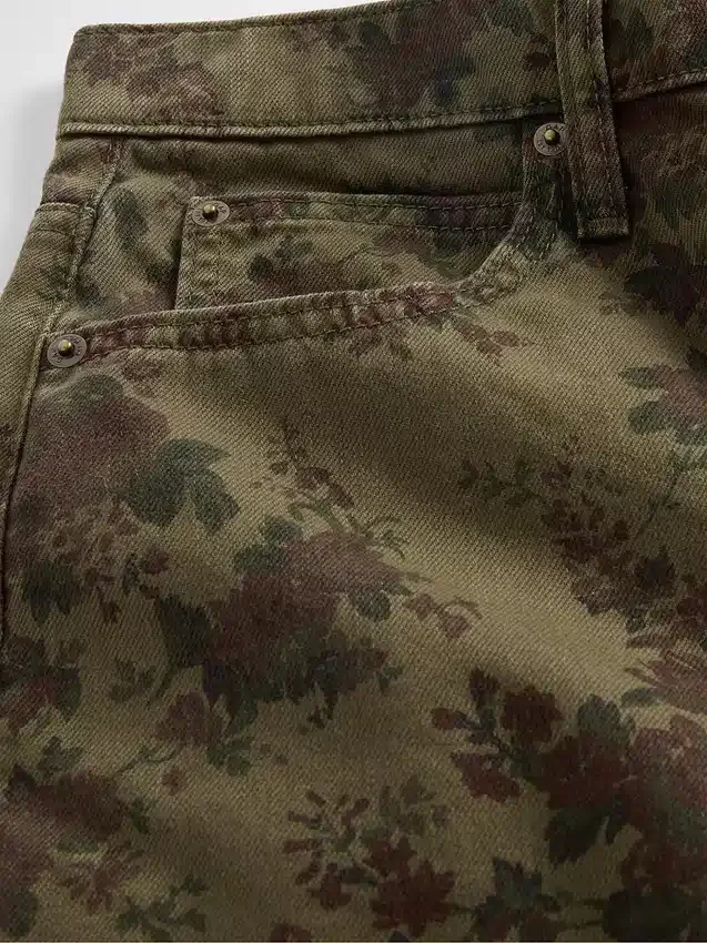 Jeans a vita alta dal taglio a botte