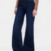Jeans a vita alta dal taglio ampio e svasato