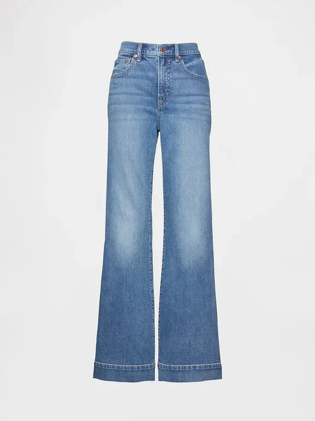 Jeans a vita alta dal taglio ampio e svasato