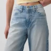 Jeans a vita alta e gamba larga