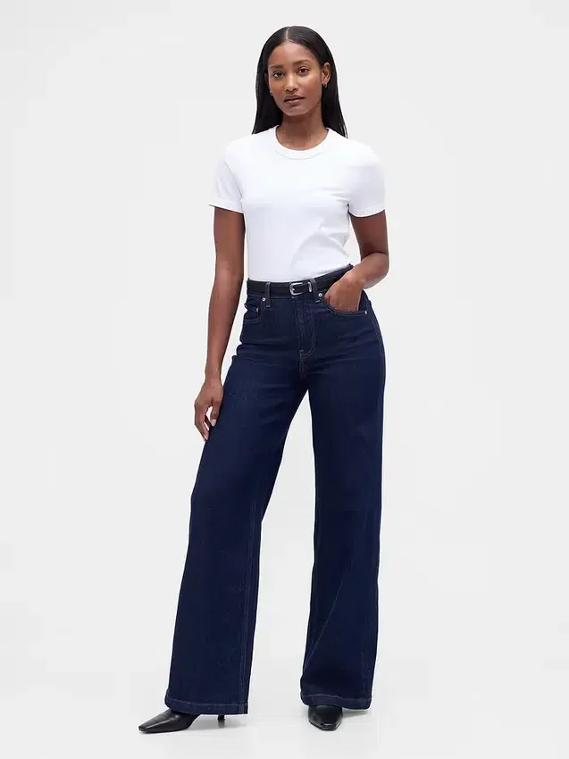 Jeans a vita alta e gamba larga per taglie curvy