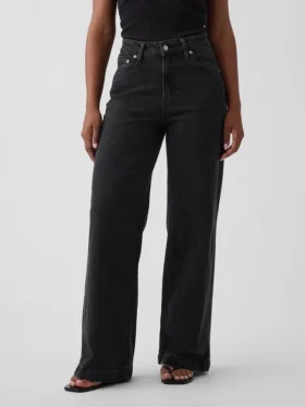 Jeans a vita alta e gamba larga per taglie curvy