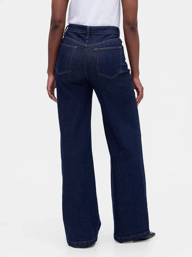 Jeans a vita alta e gamba larga per taglie curvy